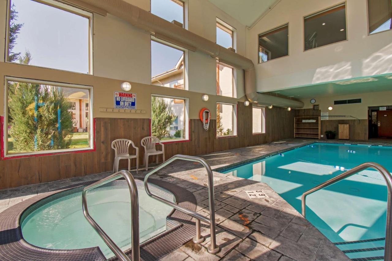 Best Western Plus Valemount Inn & Suites Екстер'єр фото